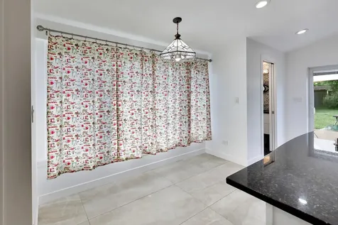4641 Locust Avenue Glenview IL 60025