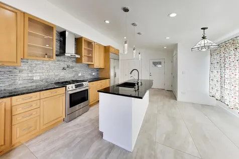 4641 Locust Avenue Glenview IL 60025