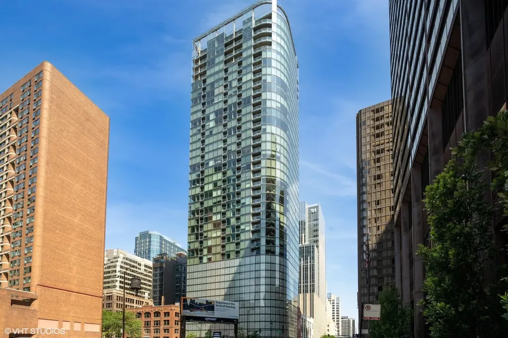 600 North Fairbanks Court Chicago IL 60611
