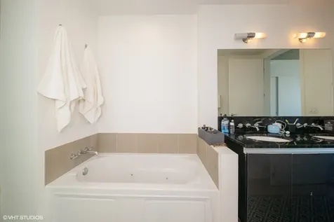600 North Fairbanks Court Chicago IL 60611