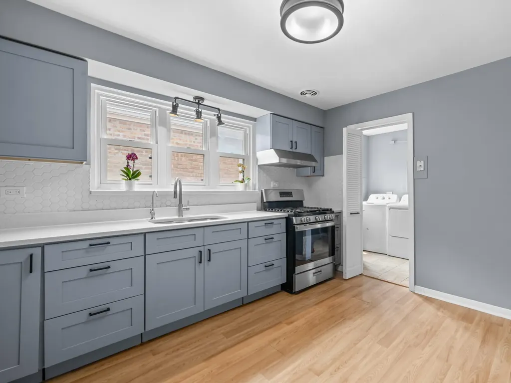 9546 South Emerald Avenue Chicago IL 60628