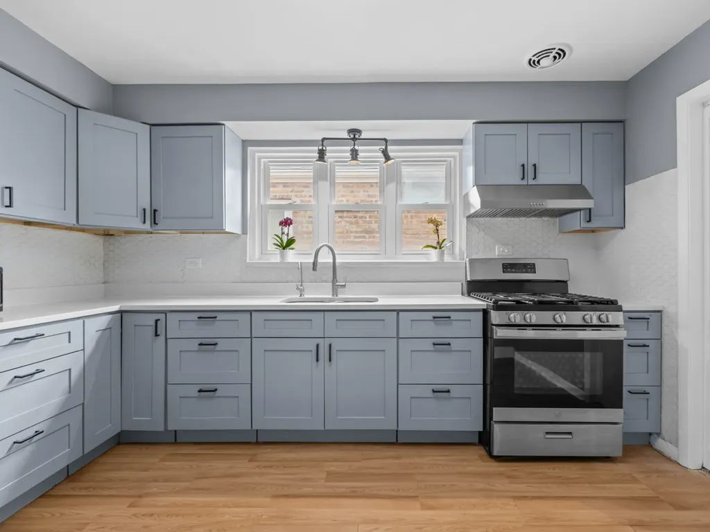 9546 South Emerald Avenue Chicago IL 60628