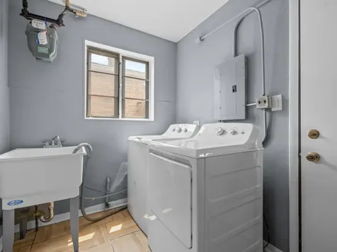 9546 South Emerald Avenue Chicago IL 60628