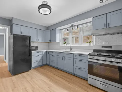9546 South Emerald Avenue Chicago IL 60628