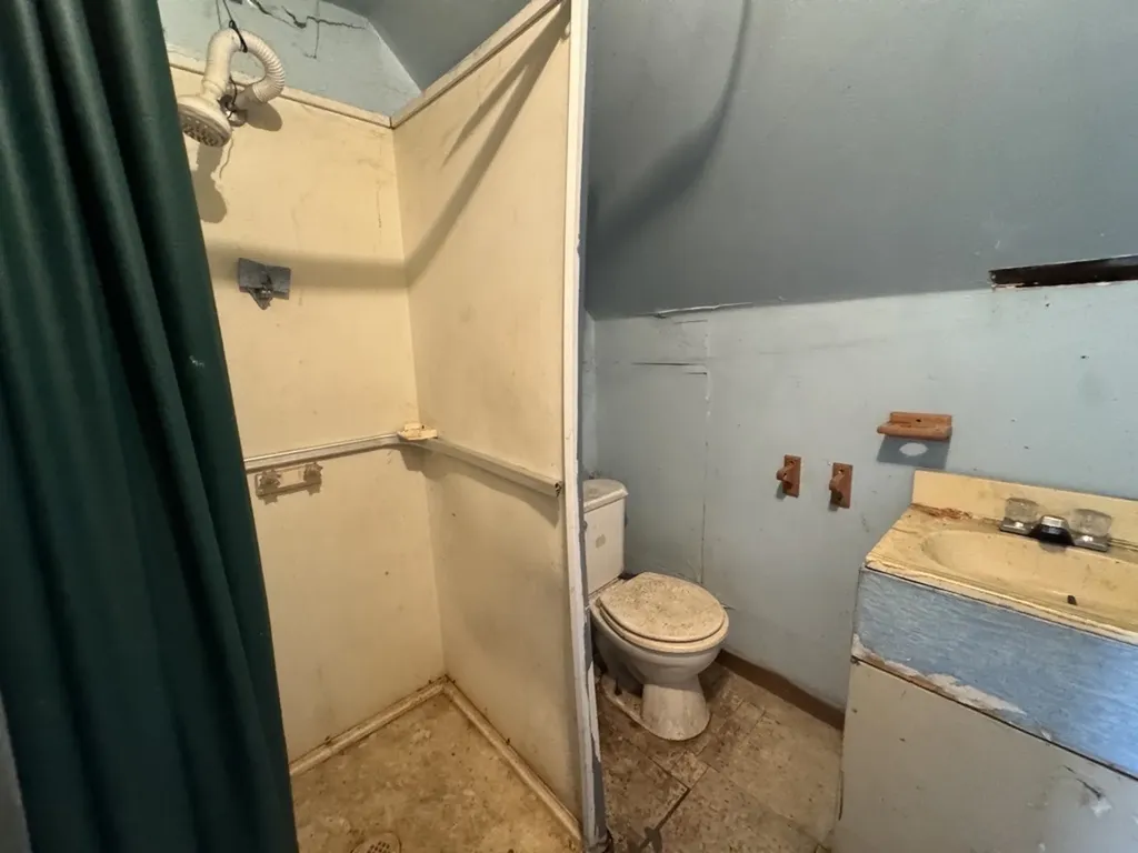 4334 West Division Street Chicago IL 60651