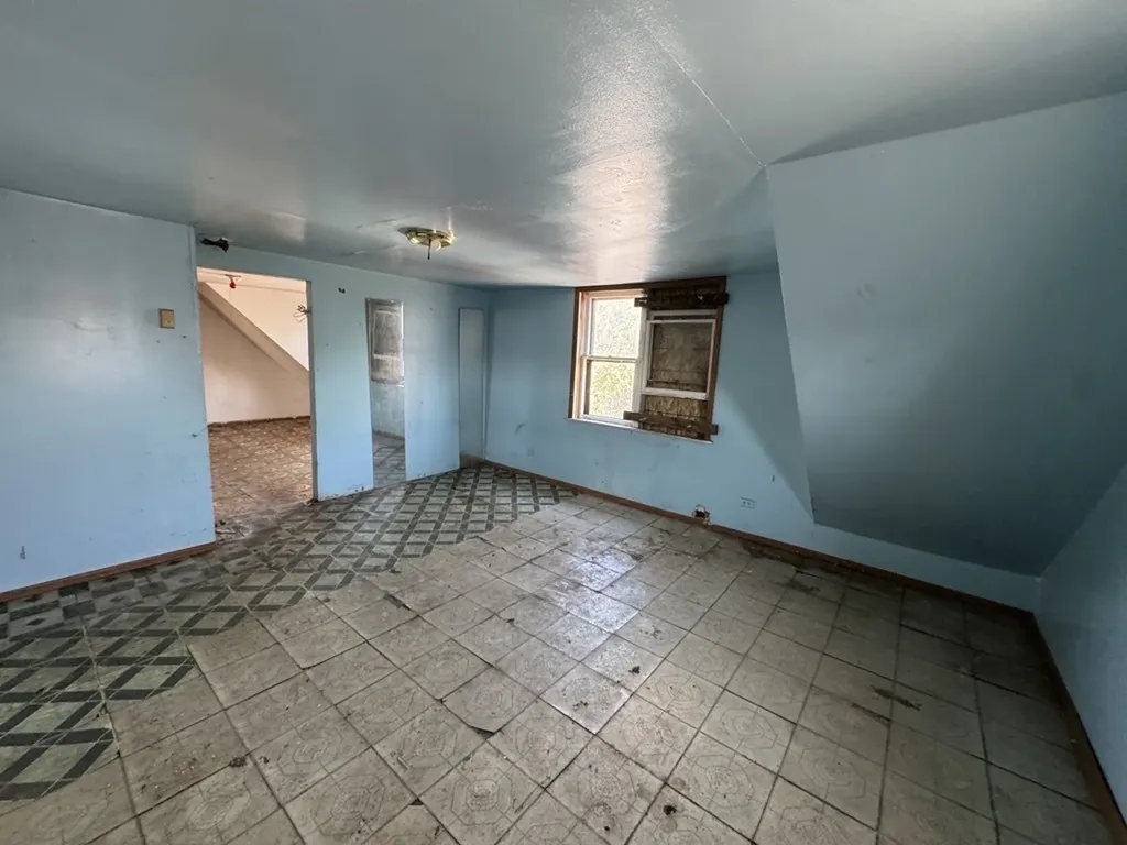 4334 West Division Street Chicago IL 60651