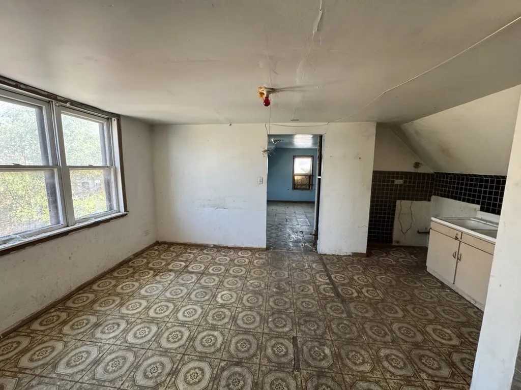 4334 West Division Street Chicago IL 60651