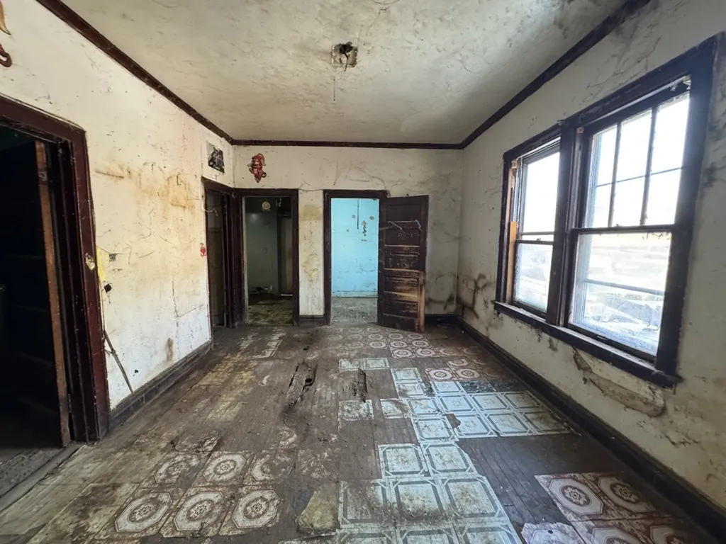 4334 West Division Street Chicago IL 60651