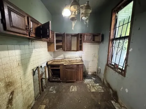 4334 West Division Street Chicago IL 60651