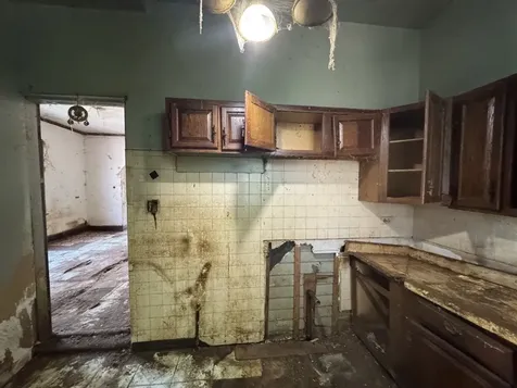 4334 West Division Street Chicago IL 60651