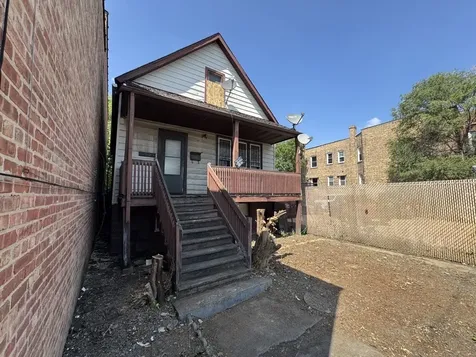 4334 West Division Street Chicago IL 60651