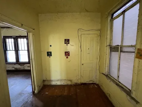 4334 West Division Street Chicago IL 60651