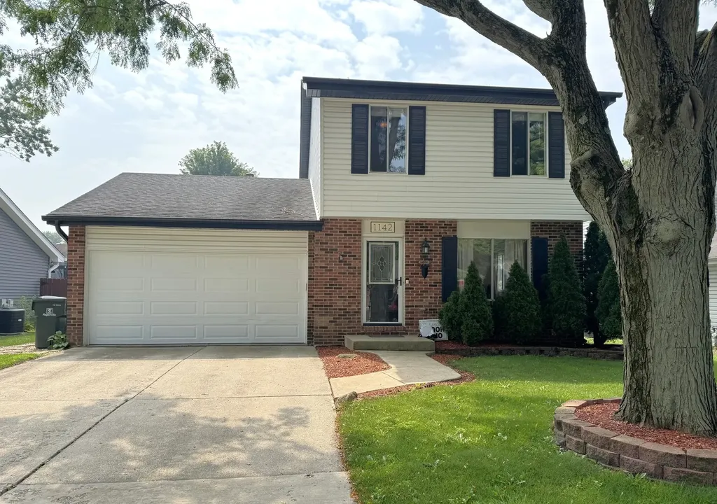 1142 Greensfield Drive Naperville IL 60563
