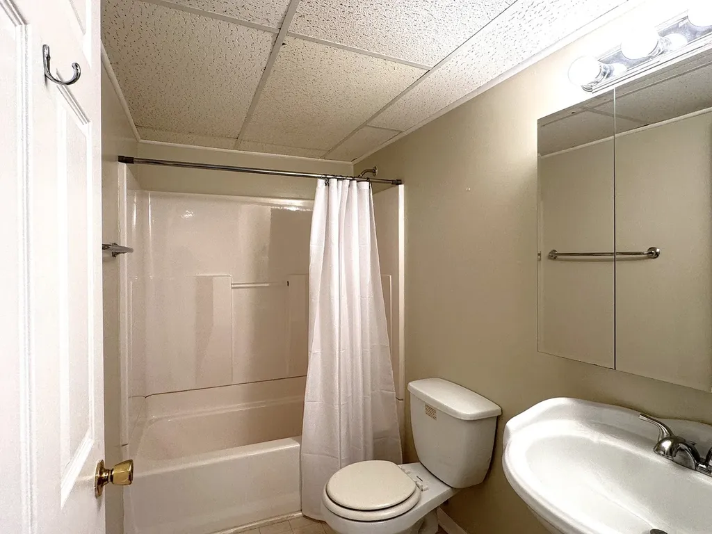 1142 Greensfield Drive Naperville IL 60563