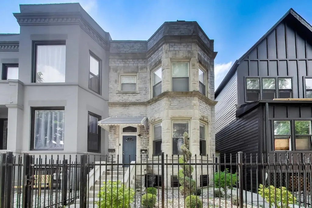 6524 South Eberhart Avenue Chicago IL 60637
