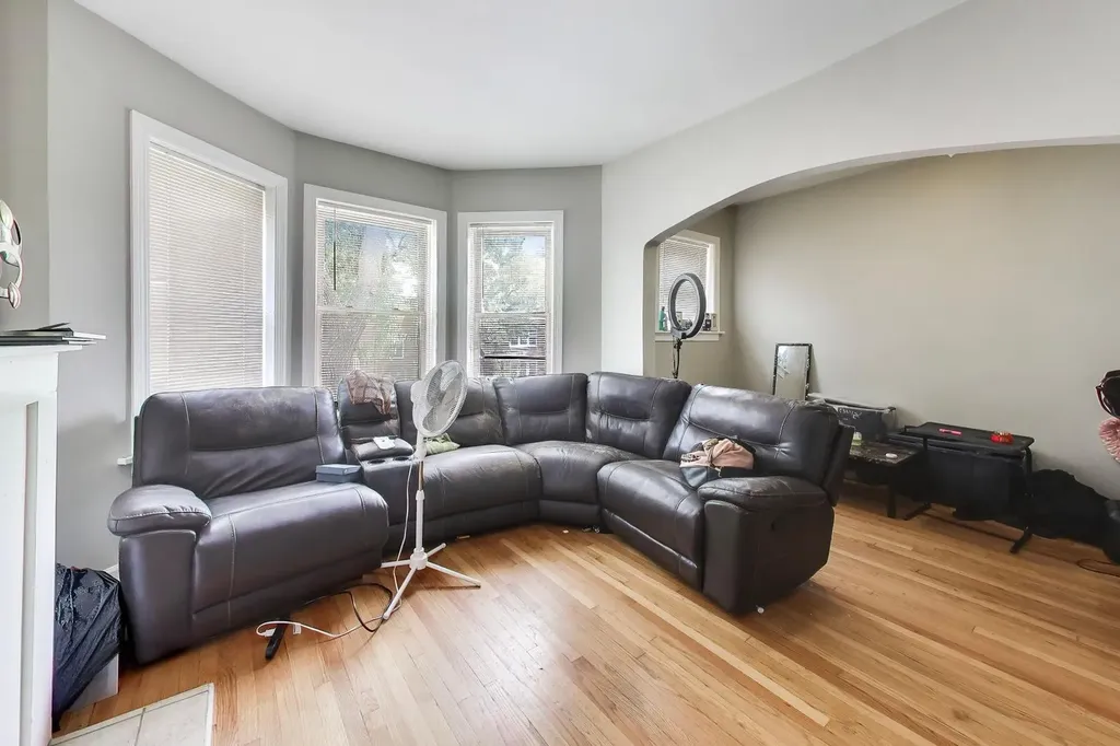 6524 South Eberhart Avenue Chicago IL 60637