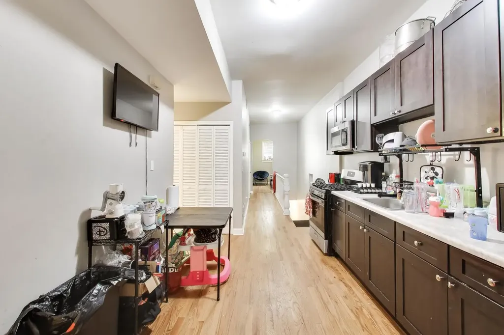 6524 South Eberhart Avenue Chicago IL 60637