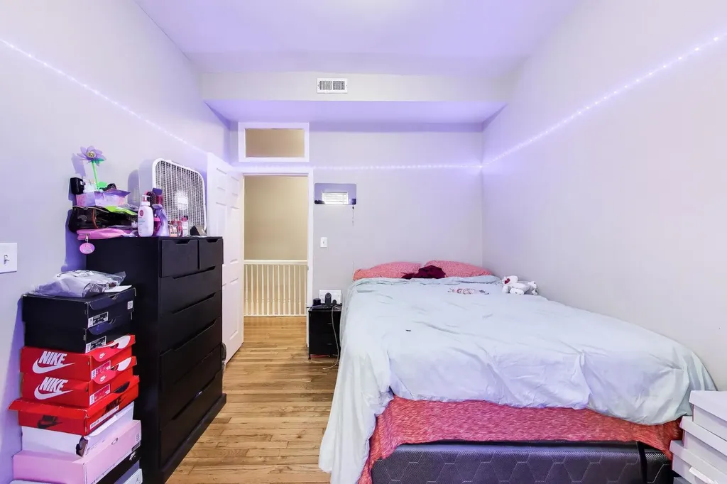 6524 South Eberhart Avenue Chicago IL 60637