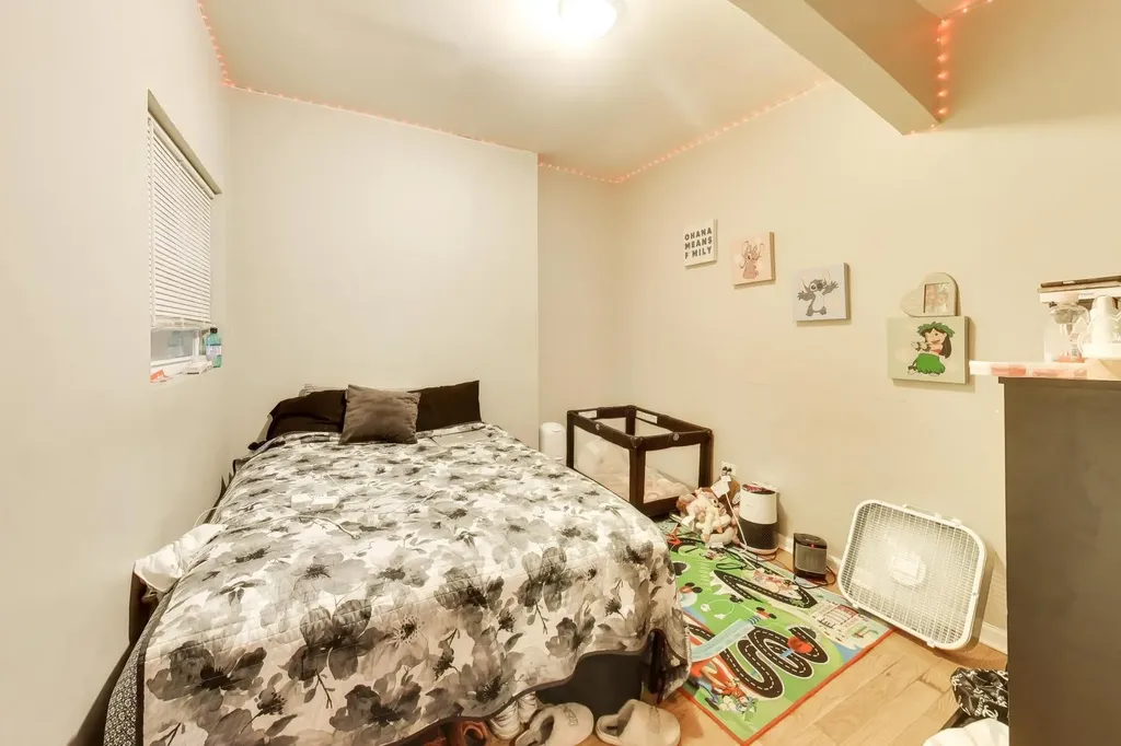 6524 South Eberhart Avenue Chicago IL 60637