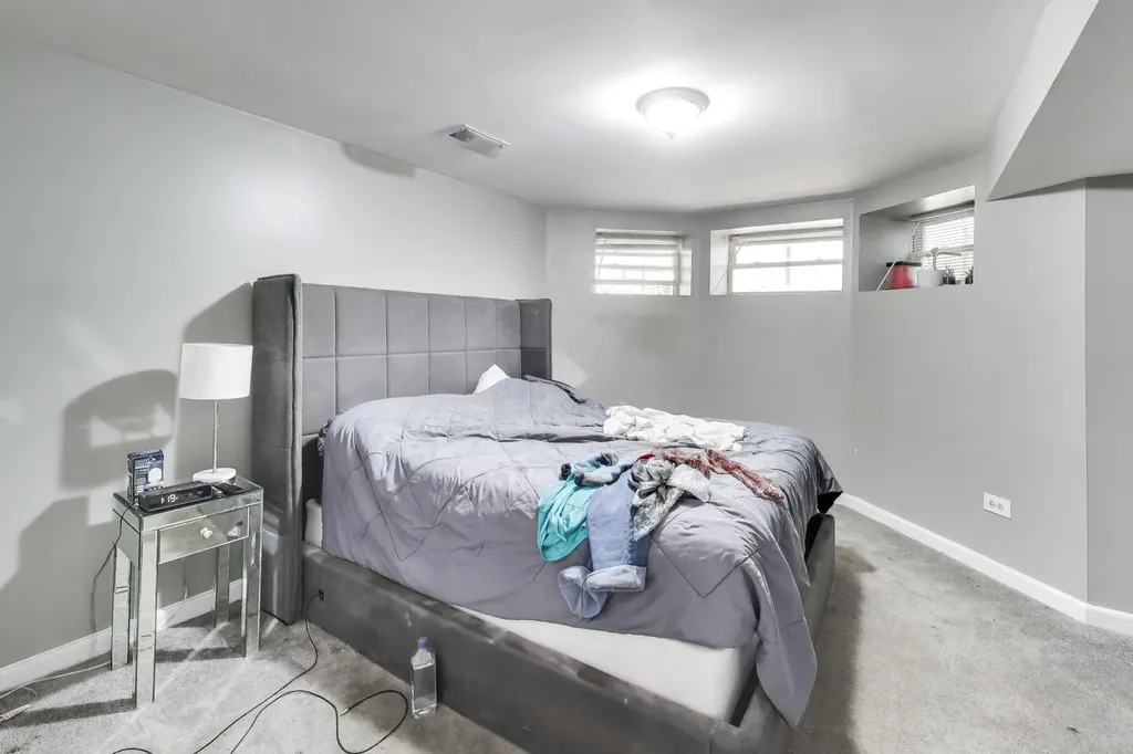 6524 South Eberhart Avenue Chicago IL 60637