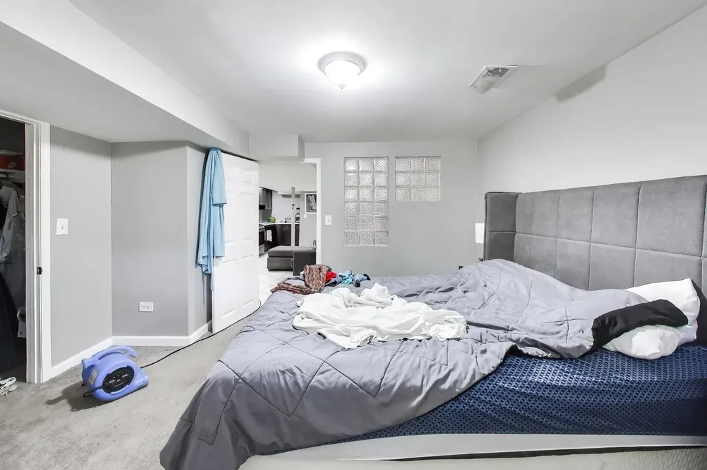 6524 South Eberhart Avenue Chicago IL 60637