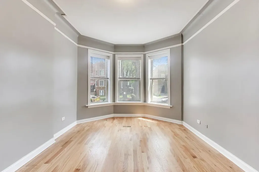 6524 South Eberhart Avenue Chicago IL 60637