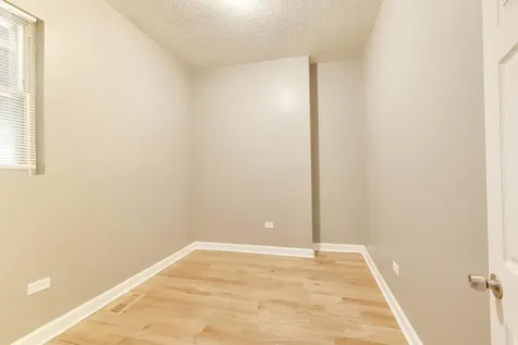 6524 South Eberhart Avenue Chicago IL 60637
