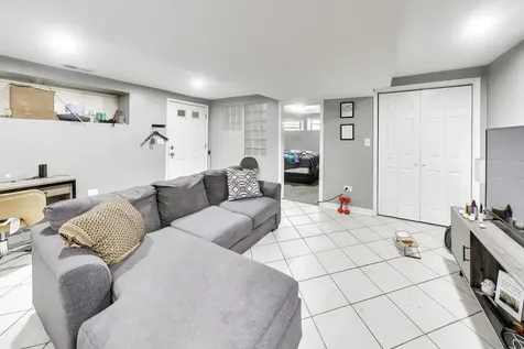 6524 South Eberhart Avenue Chicago IL 60637