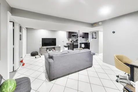 6524 South Eberhart Avenue Chicago IL 60637