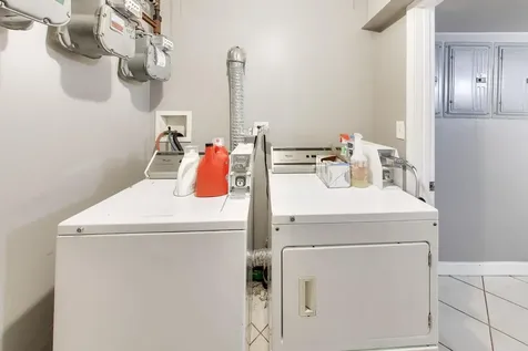 6524 South Eberhart Avenue Chicago IL 60637
