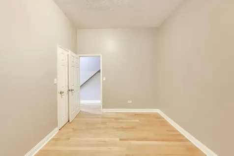 6524 South Eberhart Avenue Chicago IL 60637