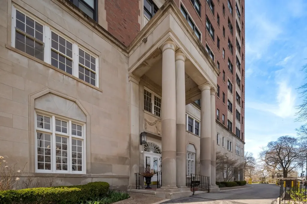 4300 North Marine Drive Chicago IL 60613