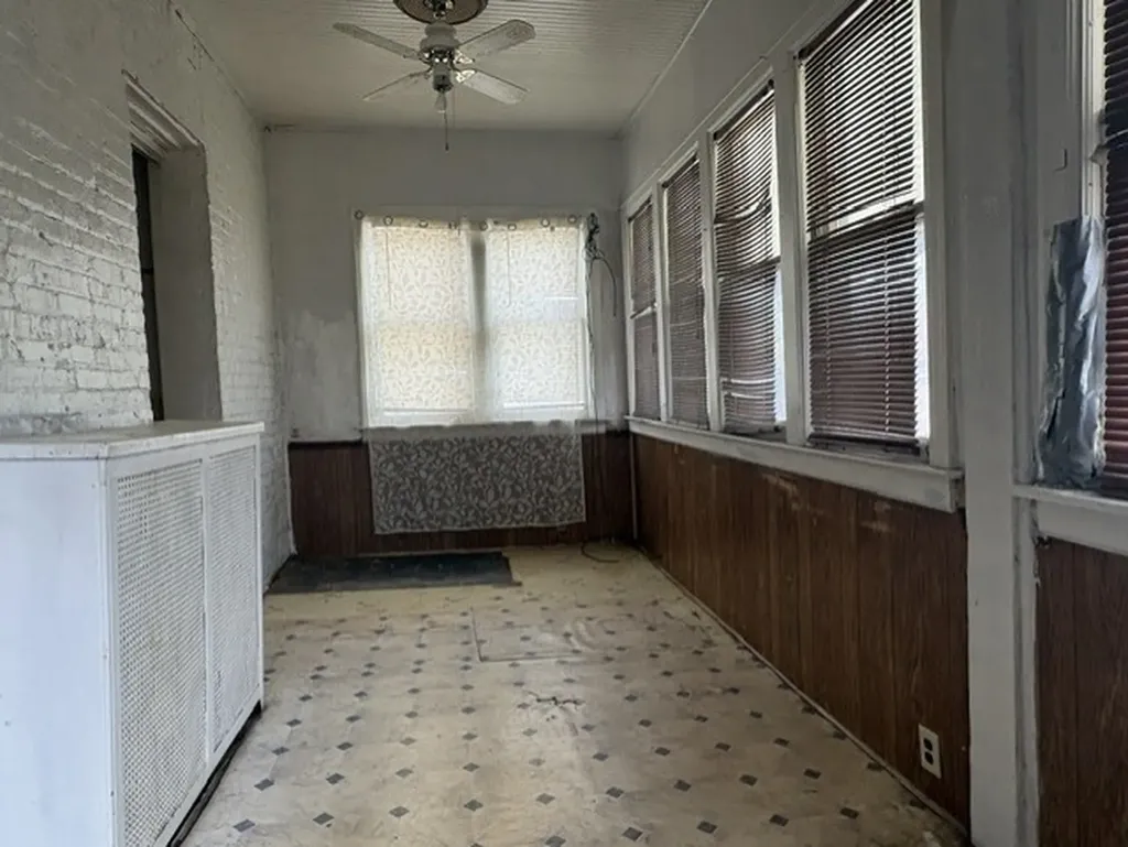 6537 South Francisco Avenue Chicago IL 60629