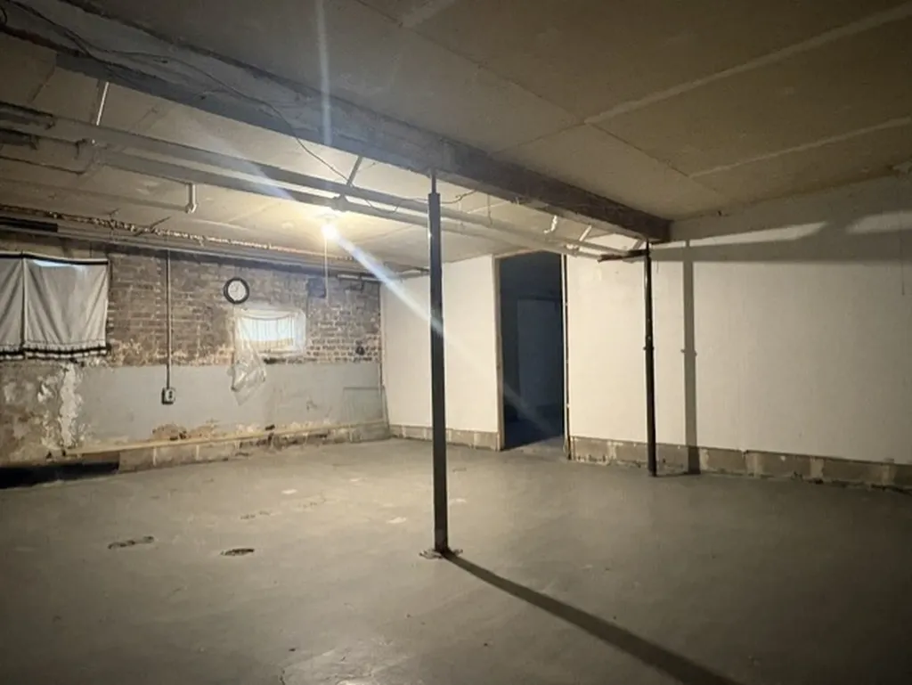 6537 South Francisco Avenue Chicago IL 60629