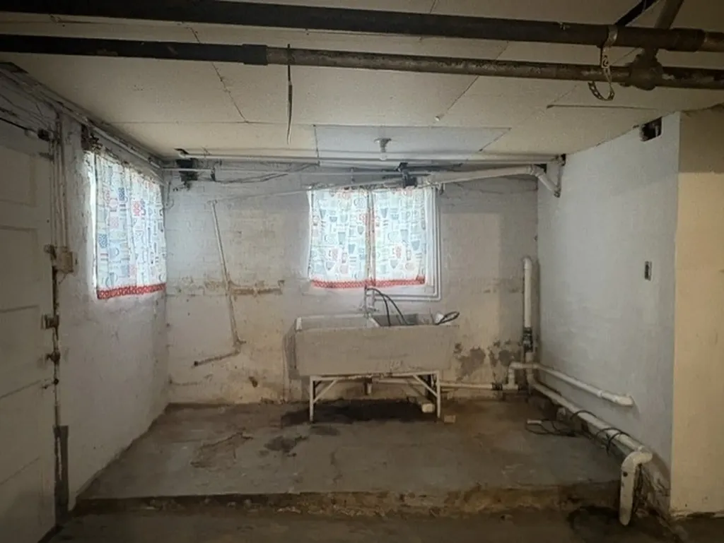 6537 South Francisco Avenue Chicago IL 60629