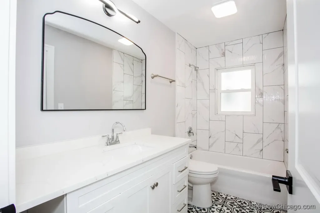 8126 South Ada Street Chicago IL 60620