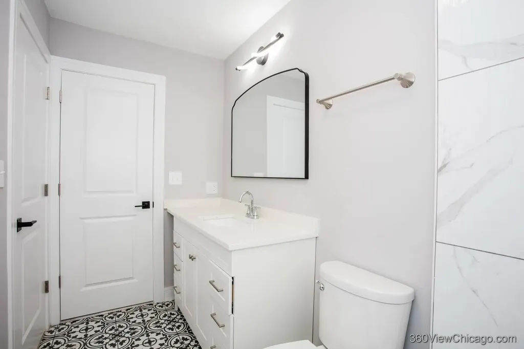 8126 South Ada Street Chicago IL 60620