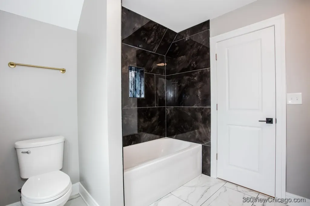 8126 South Ada Street Chicago IL 60620