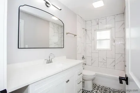 8126 South Ada Street Chicago IL 60620