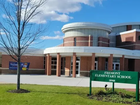 2724 Fieldcrest Drive Mundelein IL 60060