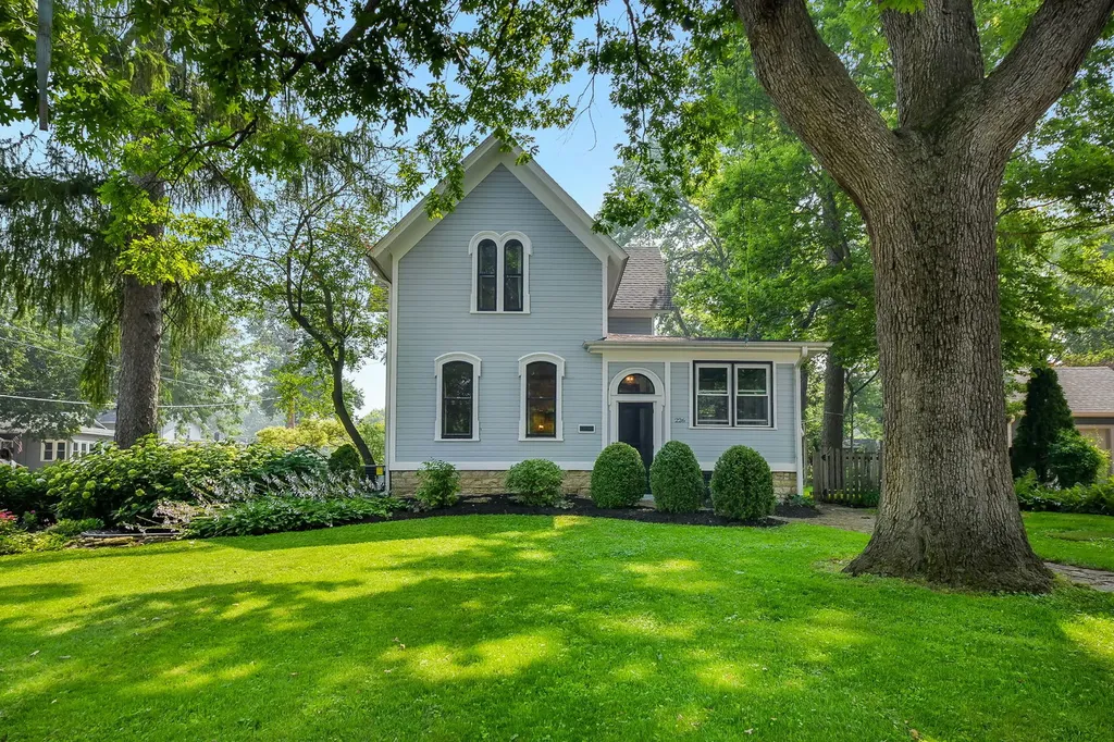 226 North Van Buren Street Batavia IL 60510