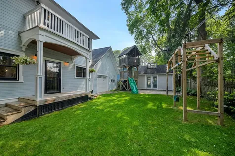 226 North Van Buren Street Batavia IL 60510