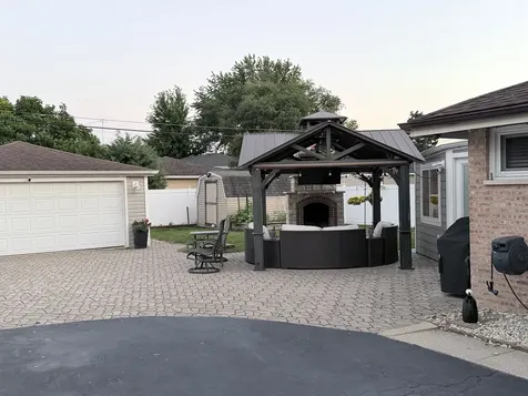 5721 West 83rd Place Burbank IL 60459
