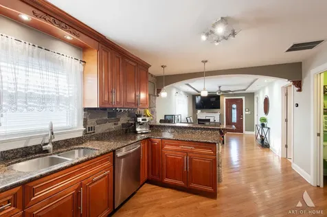 5721 West 83rd Place Burbank IL 60459