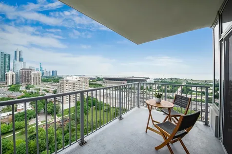 1600 South Prairie Avenue Chicago IL 60616