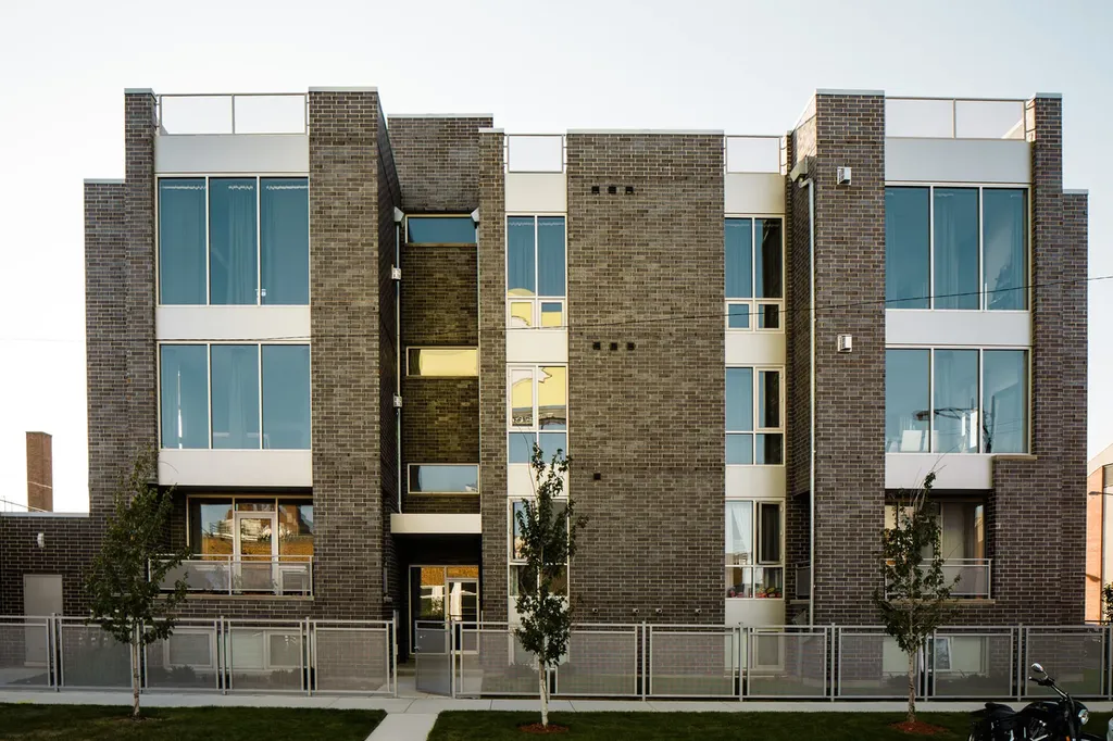 2366 North Seeley Avenue Chicago IL 60647