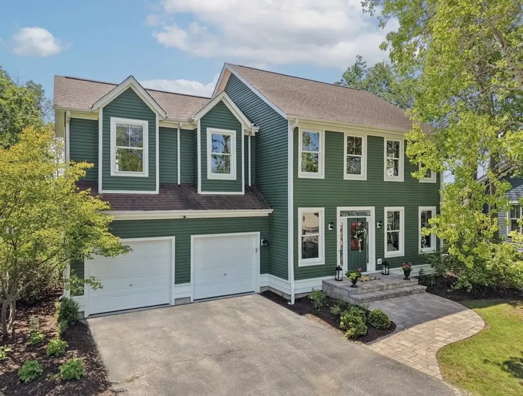 1361 Calamus Lane Grayslake IL 60030
