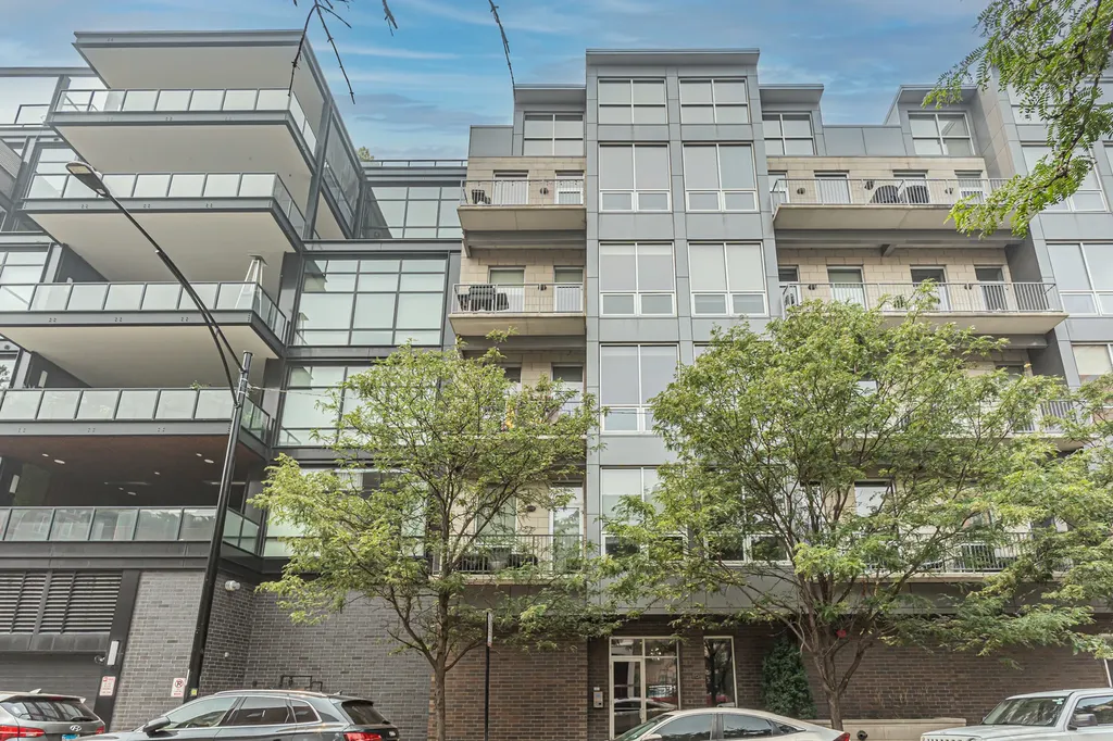 16 North Carpenter Street Chicago IL 60607