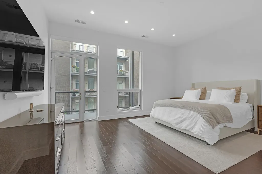 16 North Carpenter Street Chicago IL 60607