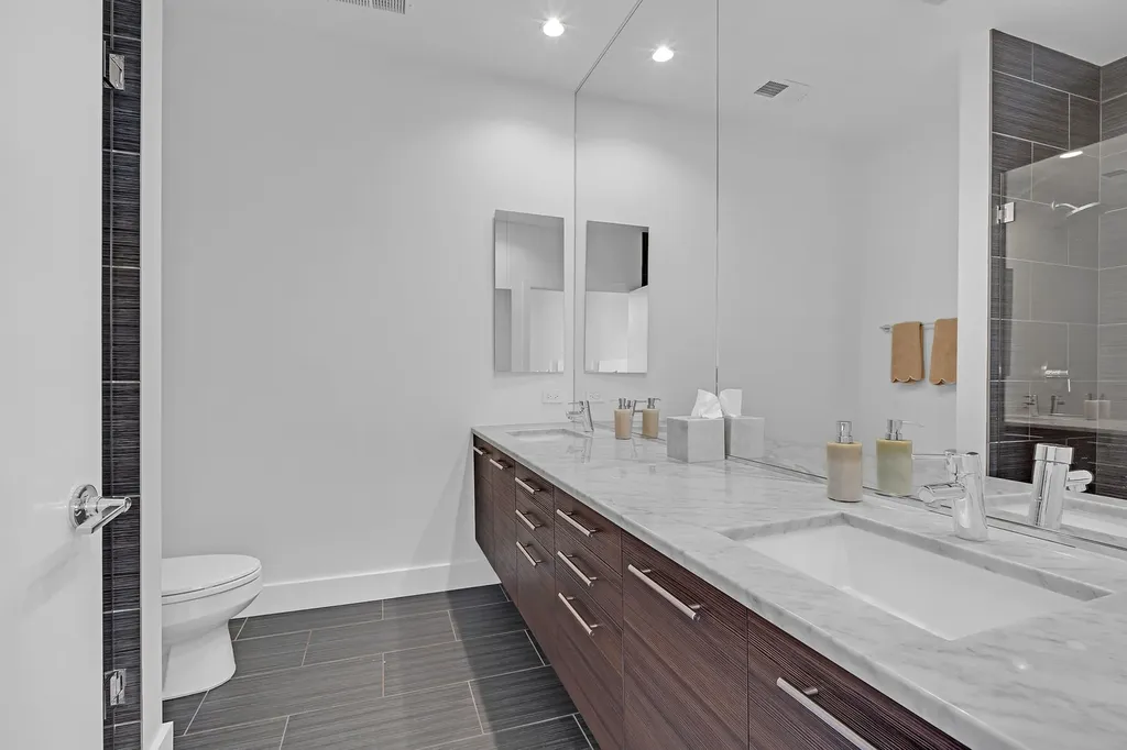 16 North Carpenter Street Chicago IL 60607